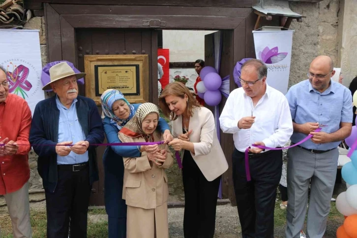 128 yıllık tarihi eve "En İyi Korunan Ev Ödülü" plaketi çakıldı
