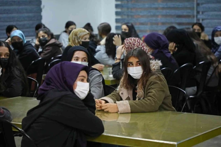 Alanya Belediyesi’nden öğrencilere diyetisyen ve psikolog desteği
