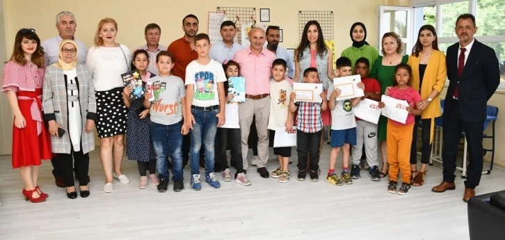 Altınova ve Çiftlikköy’de karne heyecanı
