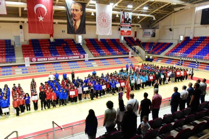 ANALİG voleybol çeyrek finallerinin açılış seremonisi yapıldı
