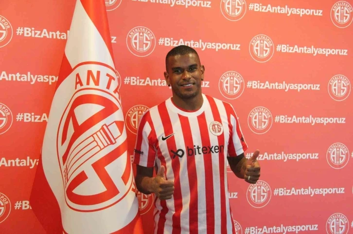 Antalyaspor’dan 3 imza birden
