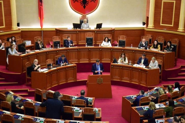  Arnavutluk’ta 3. tur Cumhurbaşkanlığı seçimi adaysız yapıldı