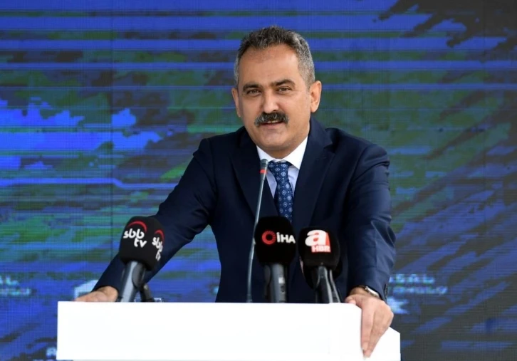 Bakan Mahmut Özer: “Tüm öğretmenlere ve idarecilere 2. başarı belgesini gönderdik”
