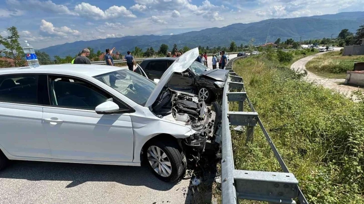 Bu araçlardan burunları bile kanamadan çıktılar
