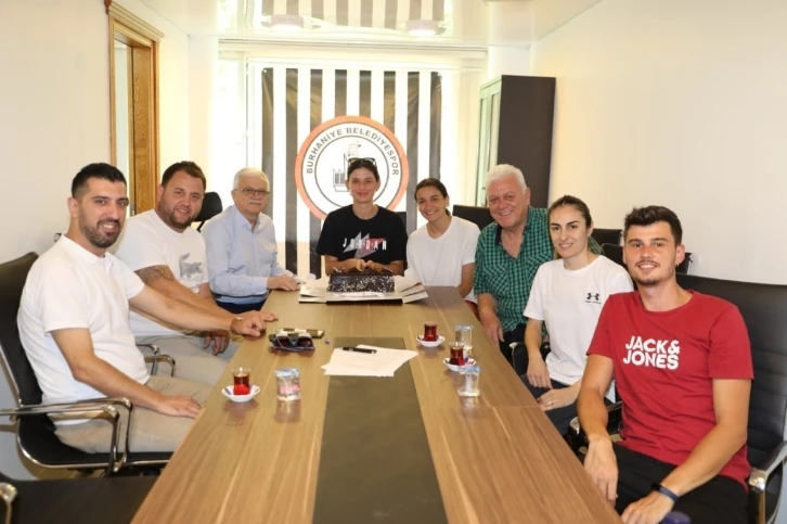 Burhaniye Belediyespor’da transferler başladı
