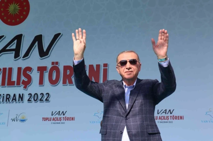 Cumhurbaşkanı Erdoğan: "Yeri geldiğinde gövdemizi namlulara siper ettik"
