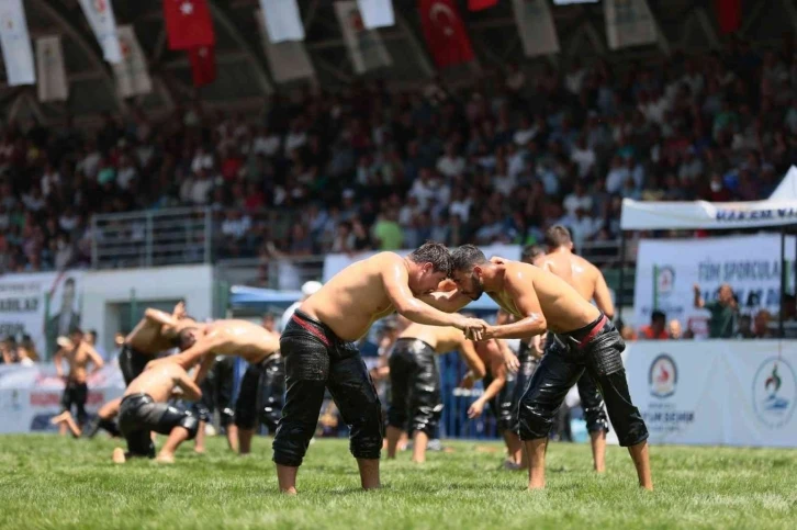 Denizli yağlı güreşlerinde Orhan Okulu oldu
