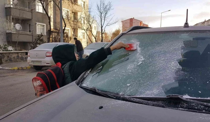 Erzincan’da soğuk hava etkisini gösterdi
