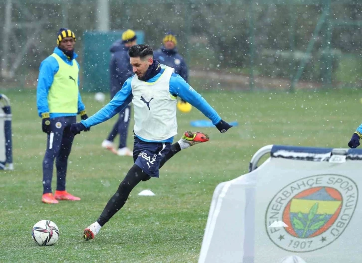 Fenerbahçe, Antalyaspor maçı hazırlıklarını sürdürdü
