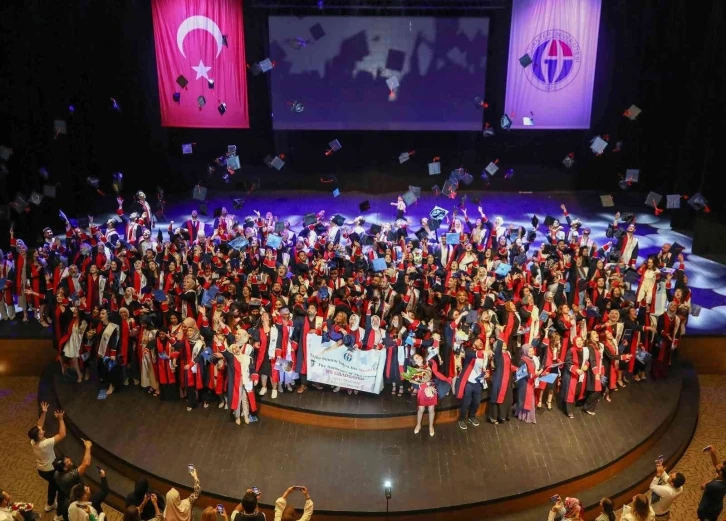 GAÜN Eğitim Fakültesi mezunları uğurlandı