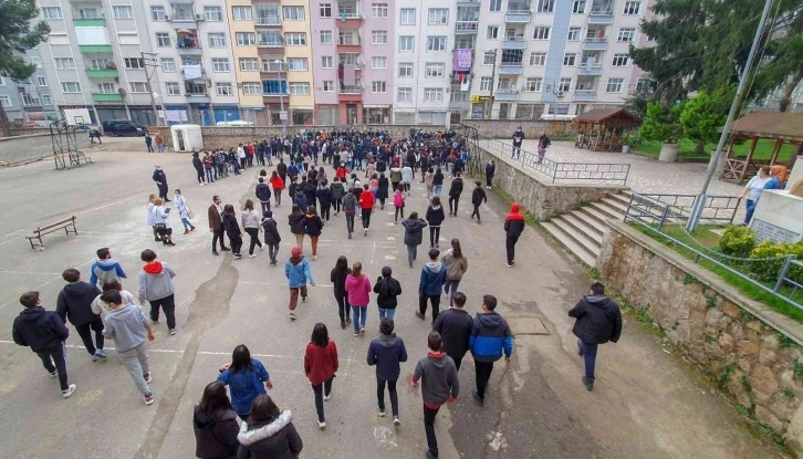 Giresun Belediyesi, öğrencilerle yangın tatbikatı gerçekleştirdi
