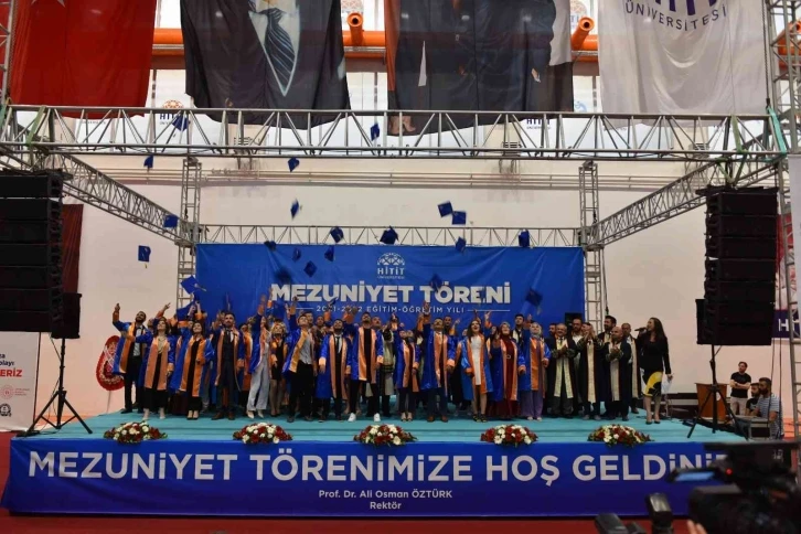 Hitit Üniversitesi’nde mezuniyet coşkusu
