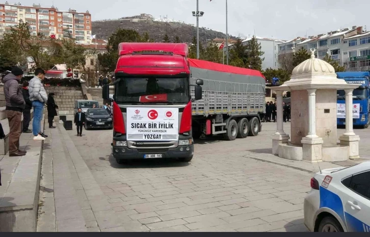 İdlib’e 4 tır yardım malzemesi Yozgat’tan yola çıktı
