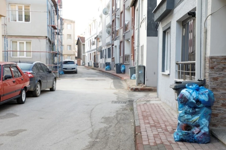 İnegöl Belediyesi’nin geri dönüşüm hamlesi 13 bin ağacı kurtardı