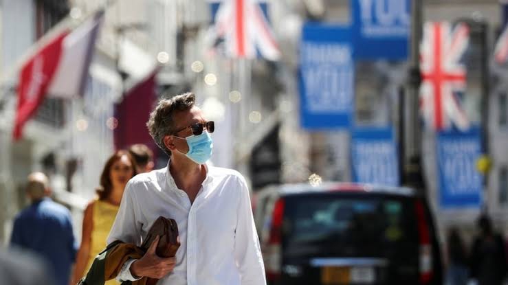 İngiltere'de maske kullanımı yeniden zorunlu olacak