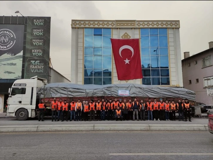 İnisiyatif Merkezi Deprem Bölgesinde Çalışmalarını Sürdürüyor