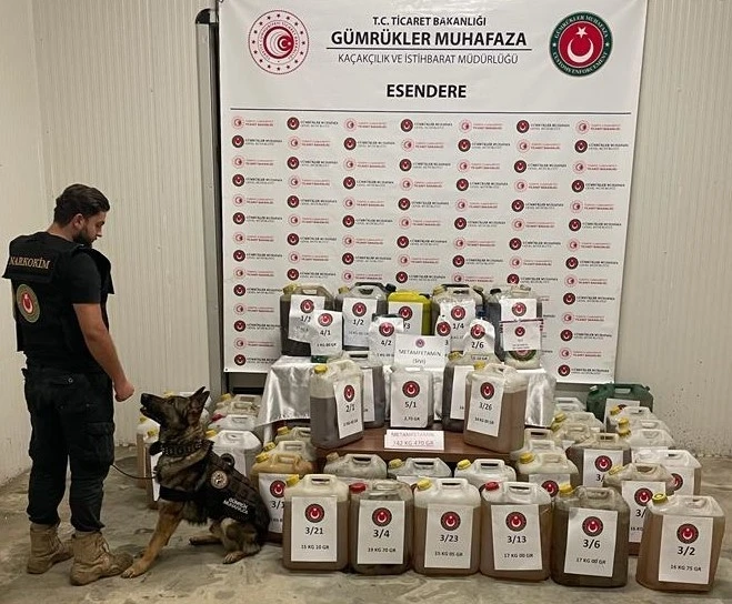 İstanbul’da 2 milyon captagon hap, Hakkari’de 742 kilogram metamfetamin ele geçirildi
