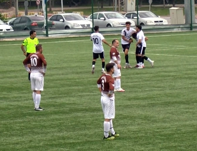 Kayseri 1. Amatör Küme: Yeni Esenspor: 3 - Yeni Kıranardıspor: 2
