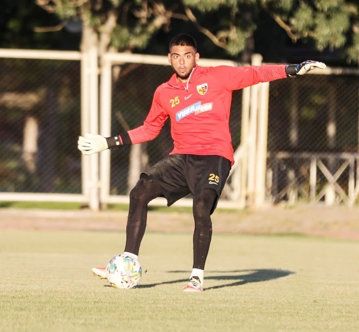 Kayserispor kalecisi Bilal Bayezit: "Kendimi hazır hissediyorum”
