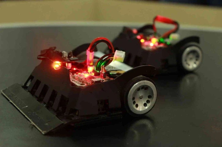 Meslek lisesinin şampiyon mini robotu: Kartal-2
