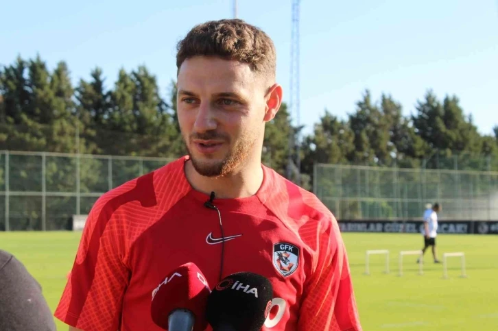 Mustafa Eskihellaç: “Gaziantep FK’ya geldiğim için çok mutluyum”
