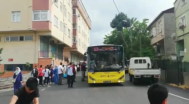 Pendik’te İETT otobüsünün camı patladı, yolcular ortada kaldı
