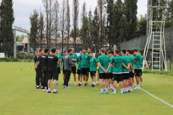 Sakaryaspor, sezonun ilk antrenmanına çıktı
