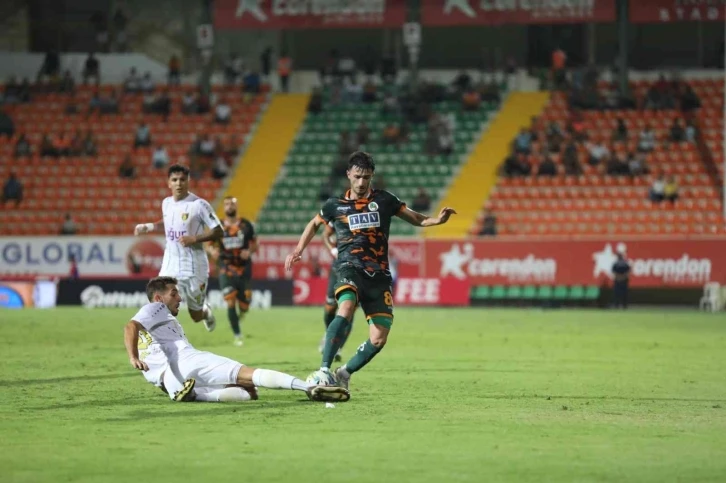 Spor Toto Süper Lig: Corendon Alanyaspor: 0 - İstanbulspor: 0 (İlk yarı)
