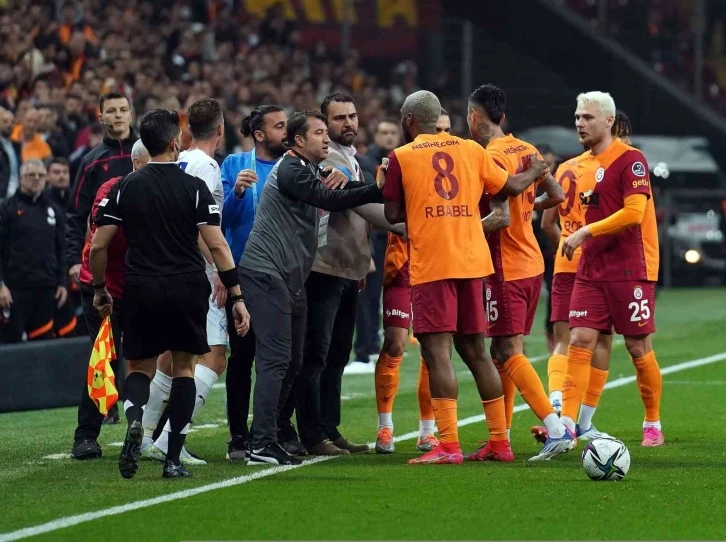 Spor Toto Süper Lig: Galatasaray: 1 - DG Sivasspor: 1 (İlk yarı)
