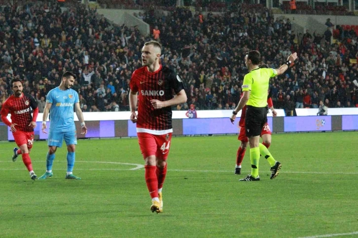 Spor Toto Süper Lig: Gaziantep FK: 1 - Kayserispor: 1 (İlk yarı)
