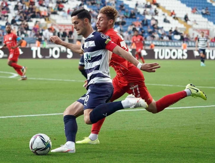 Spor Toto Süper Lig: Kasımpaşa: 1 - Antalyaspor: 1 (İlk yarı)
