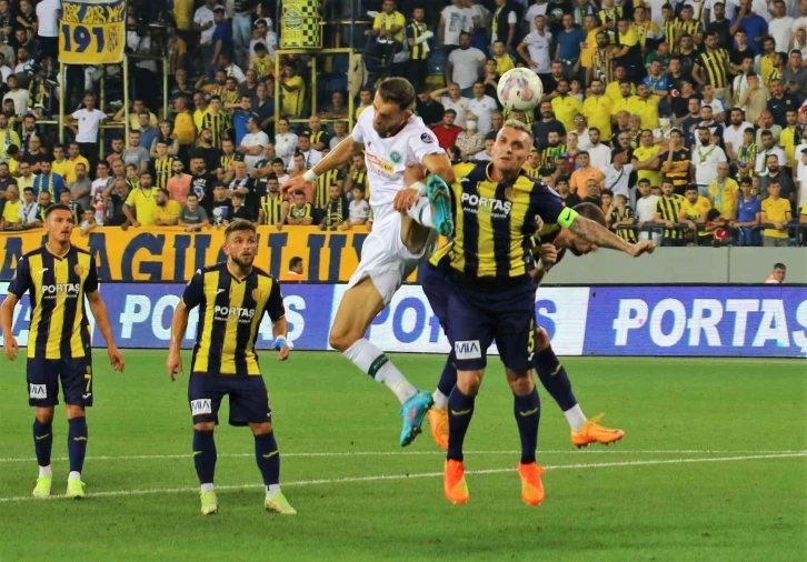 Spor Toto Süper Lig: MKE Ankaragücü: 0 - Konyaspor: 0 (İlk yarı)
