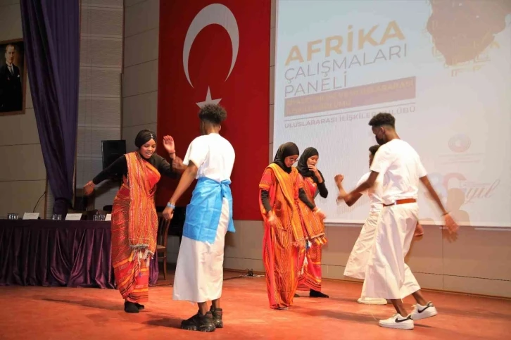 Tokat’ta Afrika paneli renkli görüntülere sahne oldu
