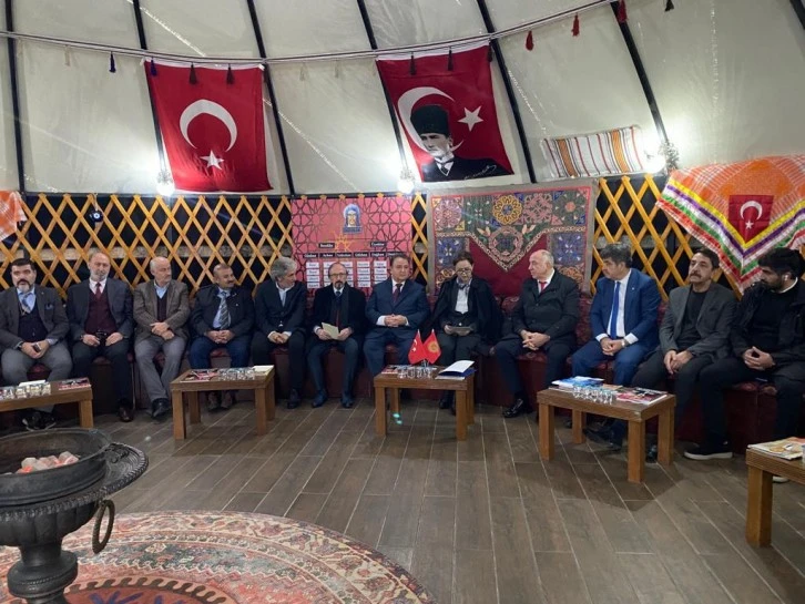 Topkapı Türk Dünyası Kültür Mahallesi’nde   Kırgızistan - Türkiye İlişkileri konuşuldu