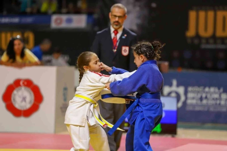 Uluslararası Judo Turnuvası’nda 15 ülkeden bin 162 sporcu ter döküyor
