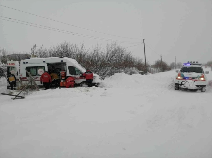 UMKE yolu kapalı kırsal bölgelerdeki hastalara bir bir ulaşıyor