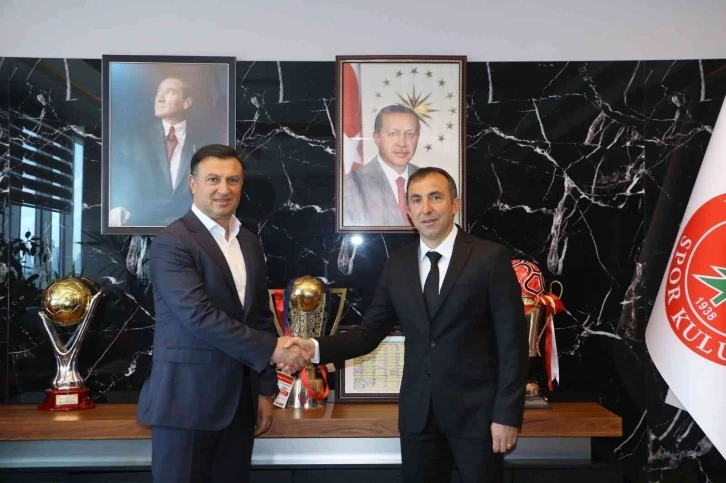 Ümraniyespor, Recep Uçar ile sözleşme uzattı
