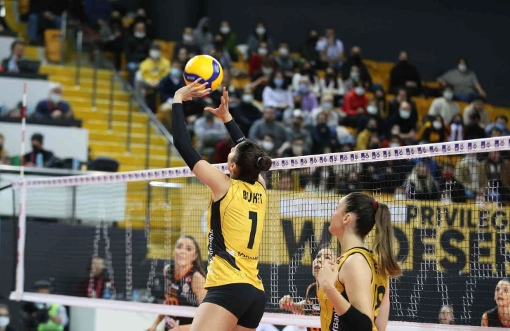 VakıfBank, Axa Sigorta Kupa Voley’de yarı finalde
