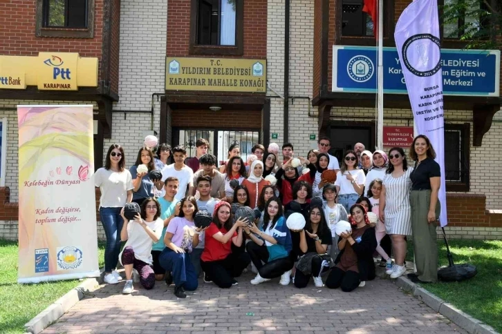 Yaz kampı öğrencilerinden ‘Kelebeğin dünyası’ projesine destek
