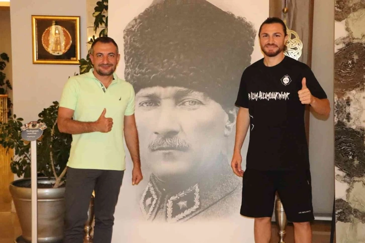 Zeki Yıldırım, 2 yıl daha Altay’da
