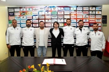 1461 Trabzon, teknik direktör Mehmet Ak ile sözleşme imzaladı
