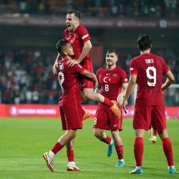 A Milli Futbol Takımı’nda hedef 3’te 3
