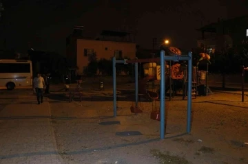 Adana’da çocuk parkında silahlı kavga: 1 ölü
