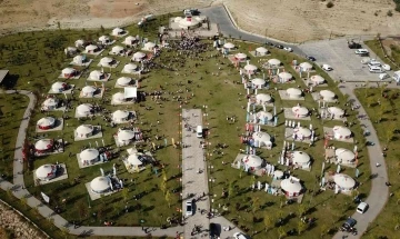 Ahlat’taki Malazgirt Zaferi kutlamalarına yoğun ilgi
