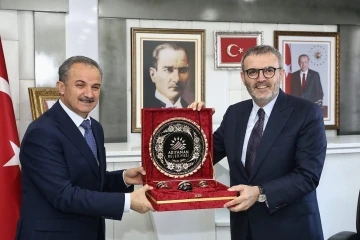 AK Parti Grup Başkanvekili Ünal’dan Başkan Kılınç’a ziyaret
