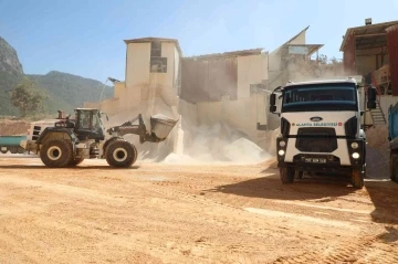 Alanya Belediyesi maden kalker ocağında üretimi 2 katına çıkardı
