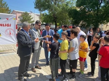 Altıntaş’ta Geleneksel Çocuk Oyunları Şenliği
