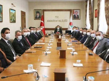 Amasya Valisi Masatlı: “Aşısız gençlerimizin sosyal hareketliliği vaka artışlarına sebep olmakta”
