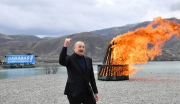 Azerbaycan Devlet Başkanı Aliyev nevruz ateşini yaktı 