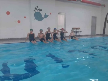 Bağlar’da 800 çocuğun yararlanacağı yüzme faaliyeti başladı
